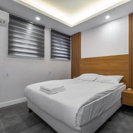 Stayhereapartments Lejlighedshotel 3*